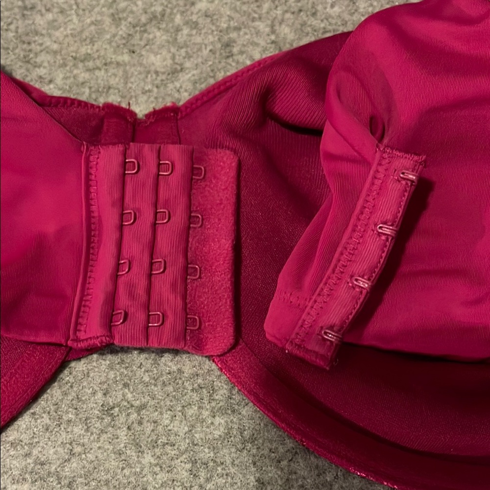Vanity Fair Dark Pink Full-Coverage Bra with Satin Finish - Picture 5 of 7